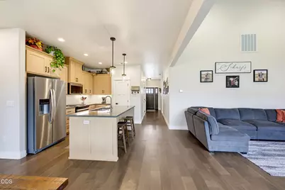 3977 Wyoming Lane, Medford, OR 97504 - Photo 5