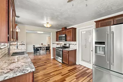 61563 Newberry Drive, Bend, OR 97702 - Photo 13