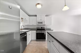 719 Newtown St, Medford, OR 97501 - Photo 5