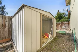 719 Newtown St, Medford, OR 97501 - Photo 23