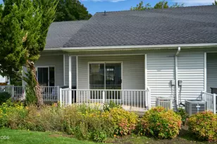 2101 Poplar Dr, Medford, OR 97504 - Photo 1