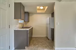 2101 Poplar Dr, Medford, OR 97504 - Photo 13