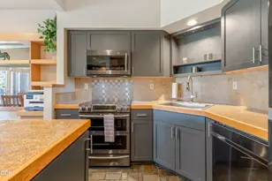 1965 Redtail Hawk Dr, Redmond, OR 97756 - Photo 13