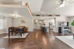 1445 Half Moon Cir, Grants Pass, OR 97527 - Photo 5