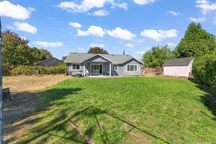 1445 Half Moon Cir, Grants Pass, OR 97527 - Photo 21