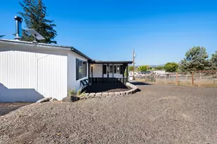 996 SW Crestview Rd, Prineville, OR 97754 - Photo 3