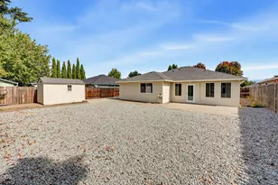 2086 Terrel Dr, Medford, OR 97501 - Photo 27