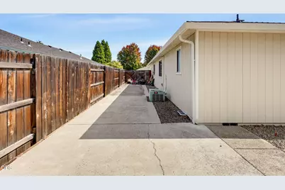 2086 Terrel Drive, Medford, OR 97501 - Photo 31