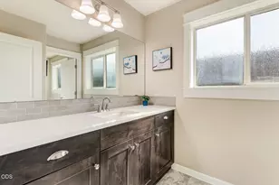 63177 NE Meridian Pl, Bend, OR 97701 - Photo 25