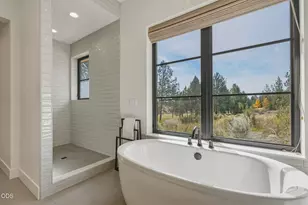18243 Rock Springs Ct, Bend, OR 97703 - Photo 27
