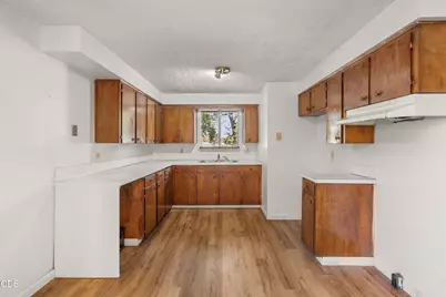 947 Dakota Avenue, Medford, OR 97501 - Photo 7