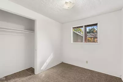 947 Dakota Avenue, Medford, OR 97501 - Photo 13
