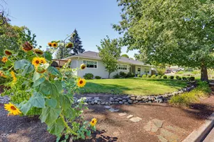 15 N Groveland Ave, Medford, OR 97504 - Photo 71