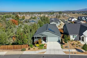 4093 SW Reindeer Ave, Redmond, OR 97756 - Photo 3