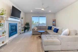 4093 SW Reindeer Ave, Redmond, OR 97756 - Photo 9