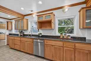555 Beach St, Ashland, OR 97520 - Photo 23