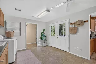555 Beach St, Ashland, OR 97520 - Photo 29