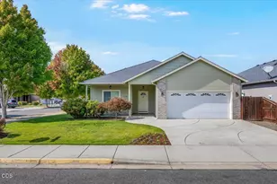 1633 SW Claudia Way, Grants Pass, OR 97527 - Photo 1