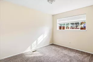 914 SW 15th St, Redmond, OR 97756 - Photo 23