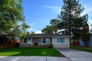 914 SW 15th St, Redmond, OR 97756 - Photo 1