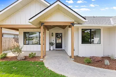 335 Yew Wood Drive, Shady Cove, OR 97539 - Photo 3