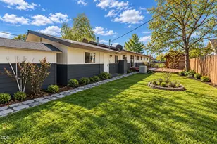 309 NW 9th St, Redmond, OR 97756 - Photo 3