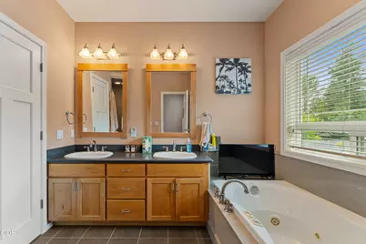 212 NW Canyon View Drive, Grants Pass, OR 97526 - Photo 25