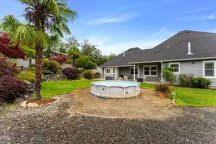 212 NW Canyon View Dr, Grants Pass, OR 97526 - Photo 5