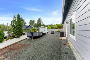 212 NW Canyon View Dr, Grants Pass, OR 97526 - Photo 43