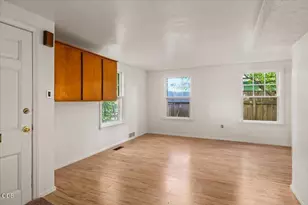 111 Elm St, Medford, OR 97501 - Photo 17