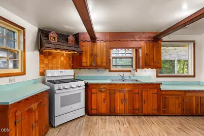 111 Elm Street, Medford, OR 97501 - Photo 9