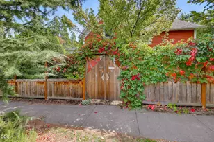 164 5th St, Ashland, OR 97520 - Photo 3