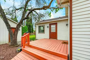 1117 W 9th St, Medford, OR 97501 - Photo 21