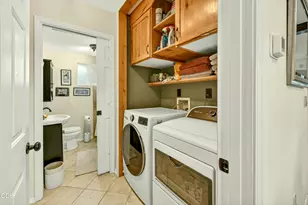 1117 W 9th St, Medford, OR 97501 - Photo 37