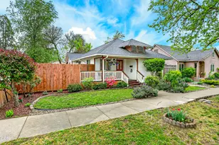 1117 W 9th St, Medford, OR 97501 - Photo 5