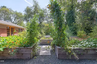 1410 Applegate Avenue, Grants Pass, OR 97527 - Photo 51