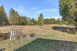 8969 E Evans Creek Rd, Rogue River, OR 97537 - Photo 27