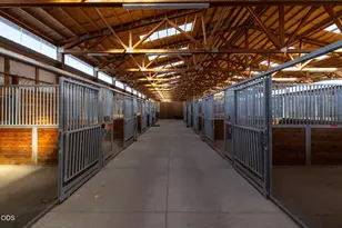 66240 Black Horse Ln, Bend, OR 97703 - Photo 11