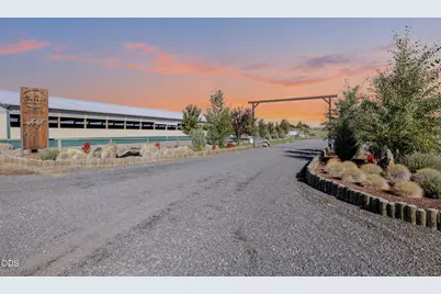 66240 Black Horse Lane, Bend, OR 97703 - Photo 5