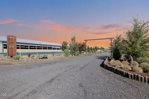 66240 Black Horse Ln, Bend, OR 97703 - Photo 5