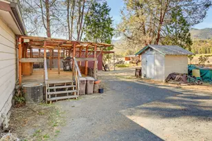 8744 Hwy 238, Jacksonville, OR 97530 - Photo 33
