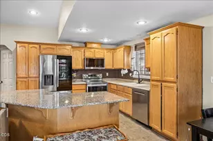 1233 Pheasant Wy, Central Point, OR 97502 - Photo 9