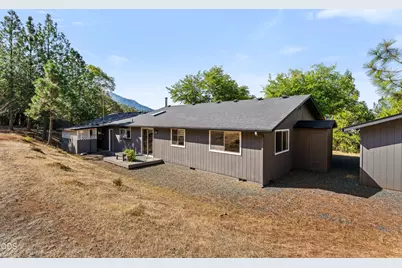 451 Buysman Way, Grants Pass, OR 97526 - Photo 33