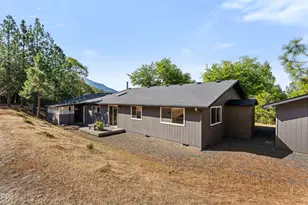 451 Buysman Way, Grants Pass, OR 97526 - Photo 33