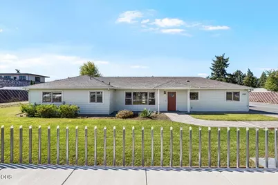 1225 Corona Avenue, Medford, OR 97504 - Photo 1