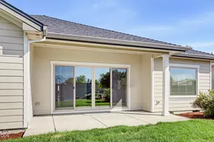 3726 Arizona Dr, Medford, OR 97504 - Photo 5