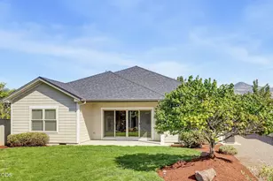 3726 Arizona Dr, Medford, OR 97504 - Photo 9