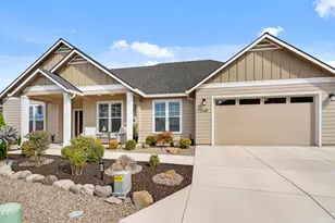 3169 Monaco Ct, Medford, OR 97504 - Photo 1