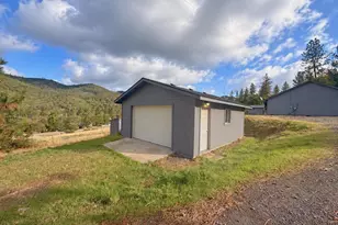 1780 Wards Creek Rd, Rogue River, OR 97537 - Photo 15