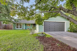 725 N Laurel St, Ashland, OR 97520 - Photo 43